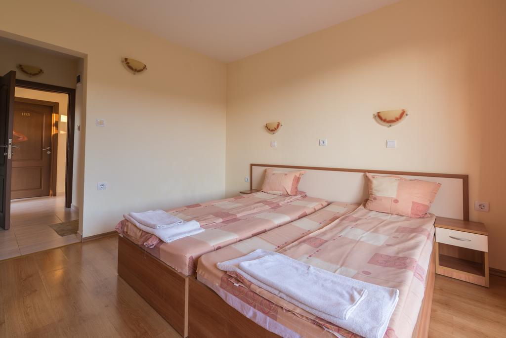 Family Hotel Dayana Beach 辛尼莫雷特 外观 照片
